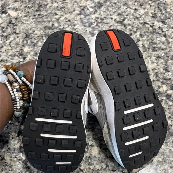 Nike Kids Black and Gray Sneakers - Picture 5 of 11